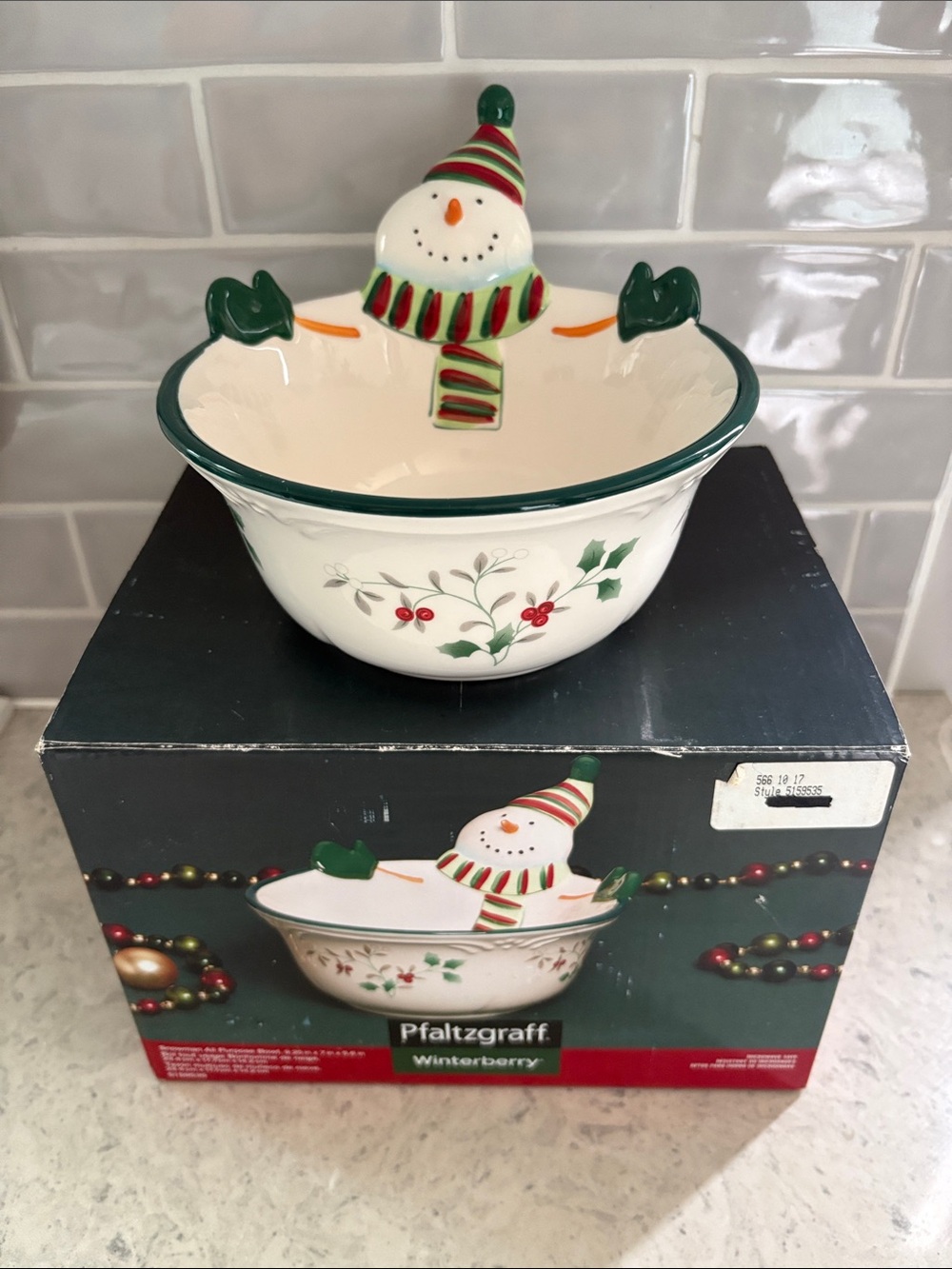NEW Pfaltzgraff Winterberry Snowman bowl -2nds